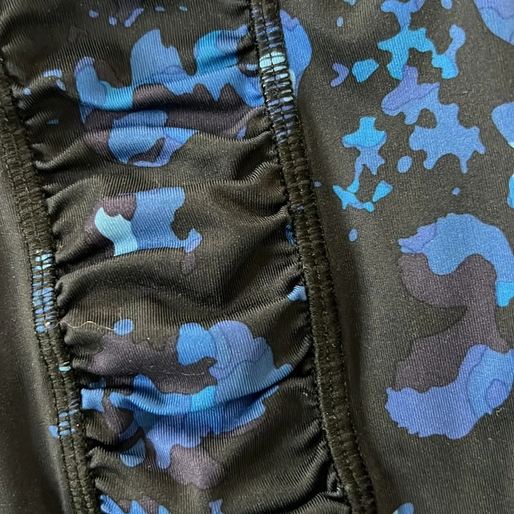 Lululemon High Rise Leggings with Leg Ruching - sz 6 - Picture 5 of 5